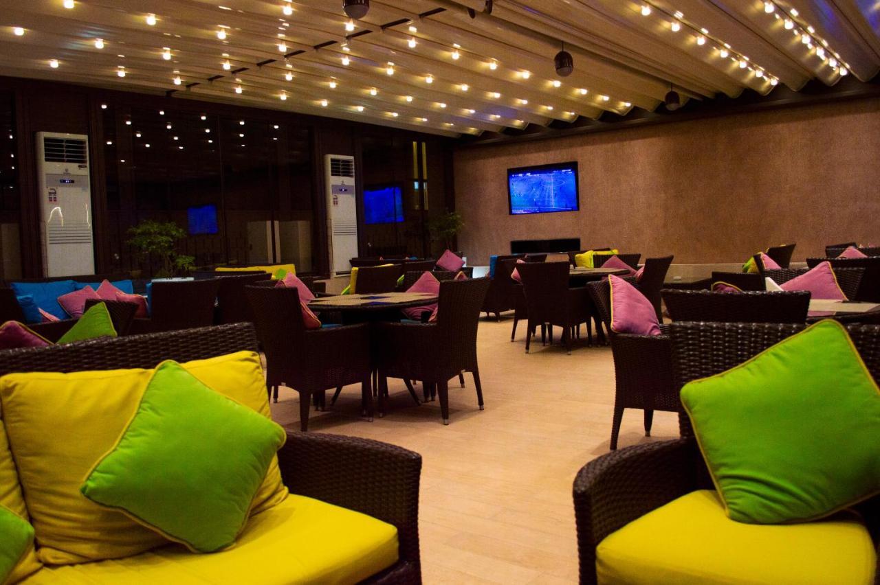 מלון Crowne Plaza Jeddah By Ihg מראה חיצוני תמונה The interior of the lounge