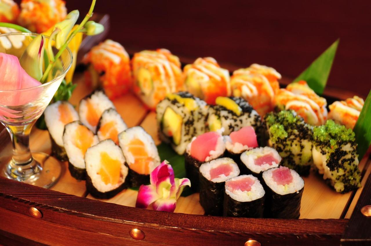 מלון Crowne Plaza Jeddah By Ihg מראה חיצוני תמונה Sushi