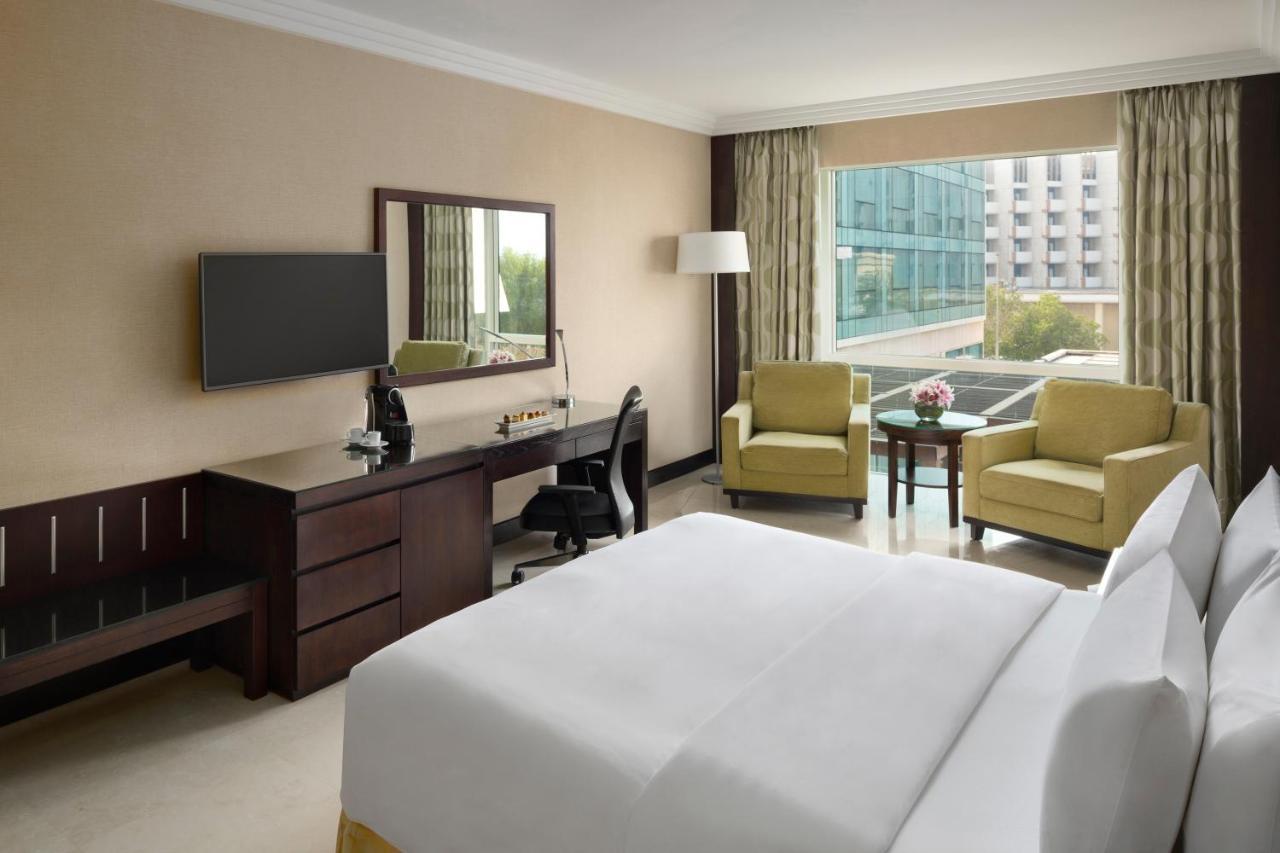 מלון Crowne Plaza Jeddah By Ihg מראה חיצוני תמונה A guest room at the hotel