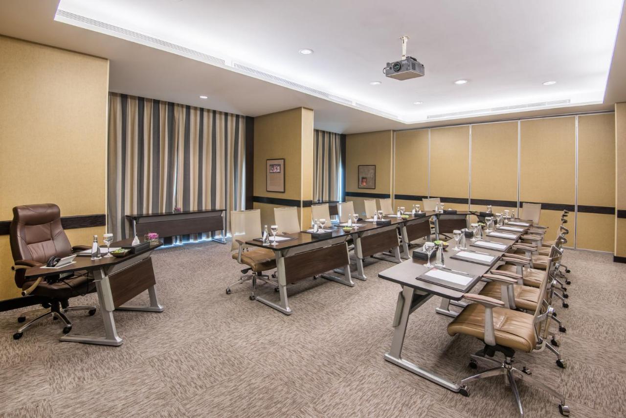 מלון Crowne Plaza Jeddah By Ihg מראה חיצוני תמונה Meeting room