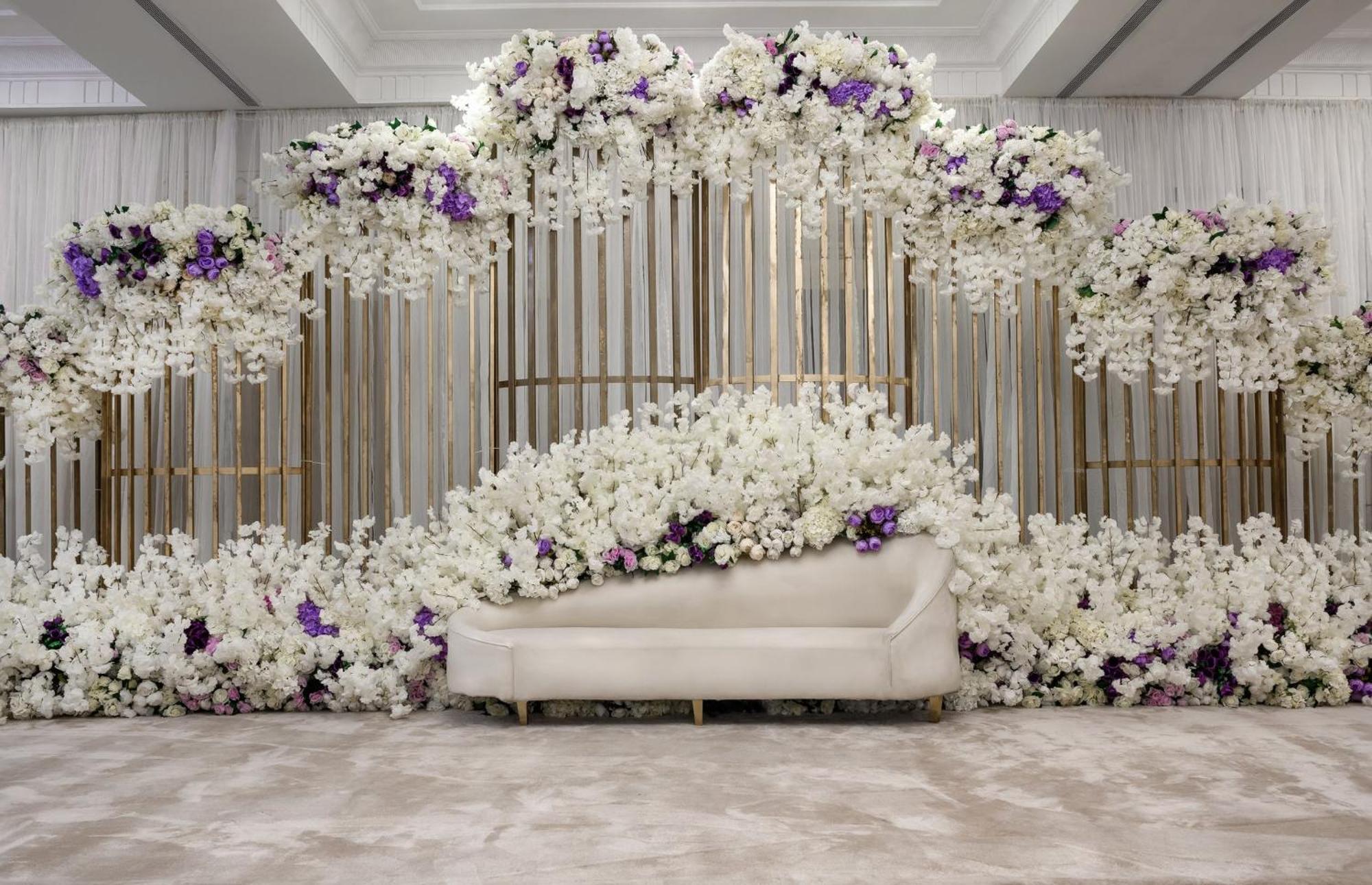 מלון Crowne Plaza Jeddah By Ihg מראה חיצוני תמונה A modern Malay wedding dais